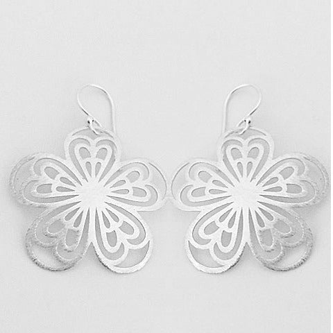Flower with Hearts Earring Matt