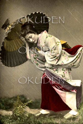 Card - Japanese umbrella geisha