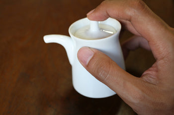 Hakusan Porcelain G-Type Soy Sauce Dispenser Small - White
